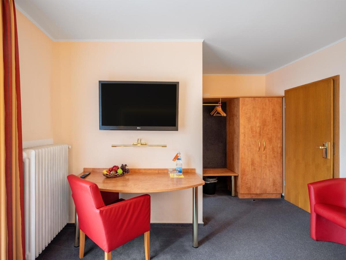 Hotel Haefner Bad Schonborn Exterior photo