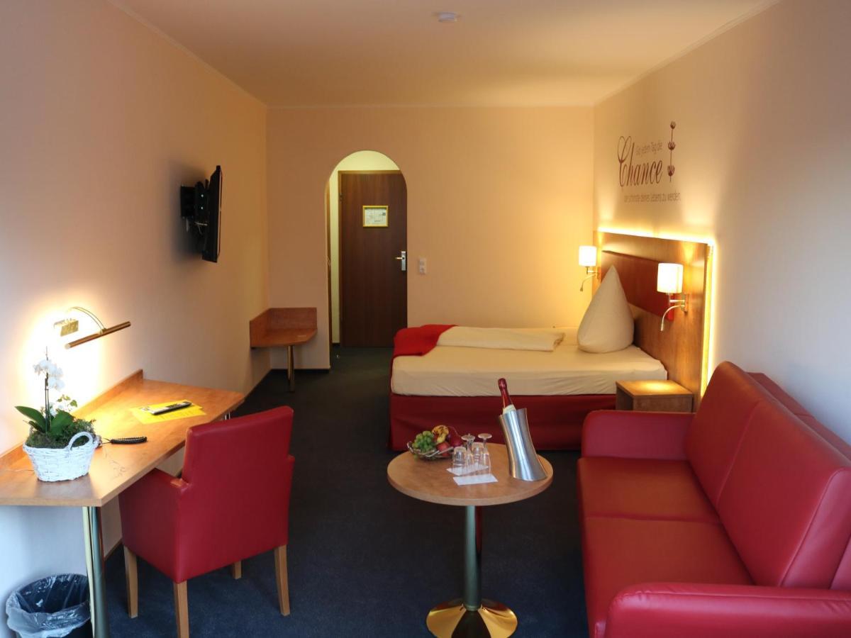 Hotel Haefner Bad Schonborn Exterior photo